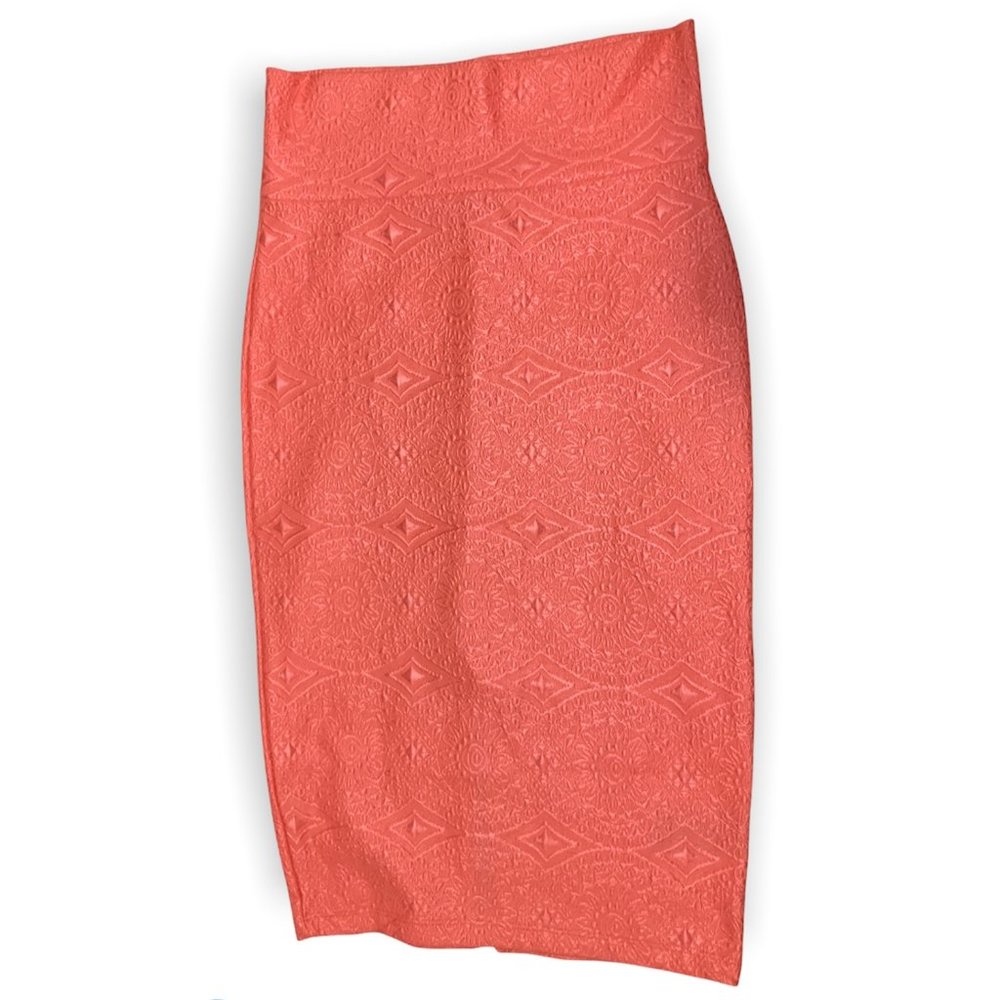 BeBe Medium size Pencil Skirt Coral with embossed design. New no tags